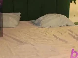 Bonnie-whitee  live sex cam