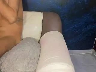 Deep-black-hole  live sex cam