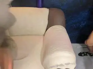 Deep-black-hole  live sex cam