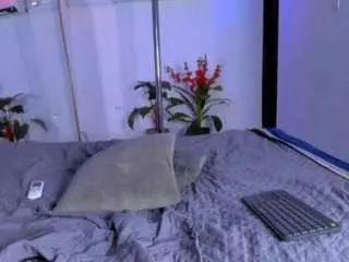 Sweett-tiny  live sex cam