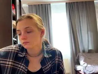 Romanebelanger  live sex cam