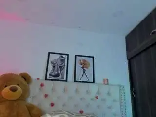 Taylor-sam1  live sex cam