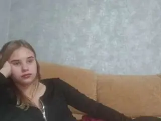 Yenmcclafferty  live sex cam