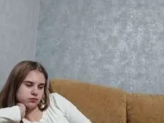 Yenmcclafferty  live sex cam