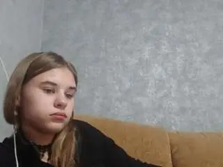 Yenmcclafferty  live sex cam