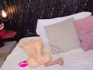 Channelbrunnette  live sex cam