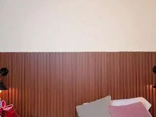 Channelbrunnette  live sex cam