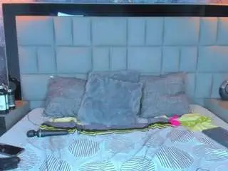 Your-lady-milf  live sex cam