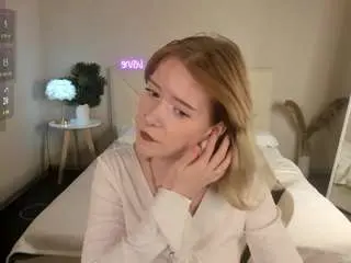 Elira-vane  live sex cam