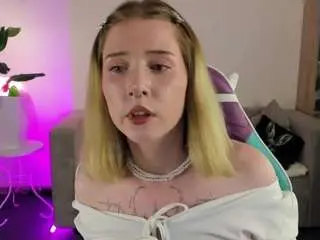 Elira-vane  live sex cam