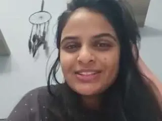 Selenagomez69  live sex cam