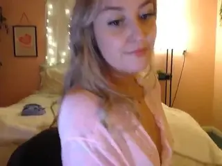 Thicc-tattooed-bitch  live sex cam