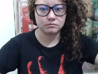 Curly-greeneyed  live sex cam