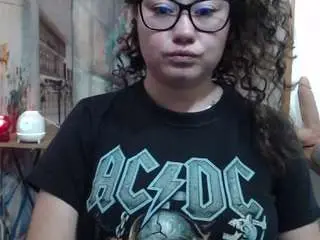 Curly-greeneyed  live sex cam