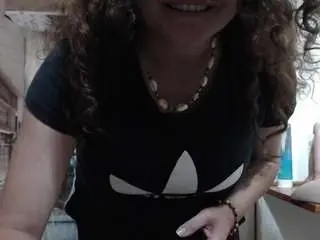 Curly-greeneyed  live sex cam