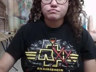 Curly-greeneyed  live sex cam