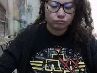 Curly-greeneyed  live sex cam