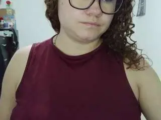 Curly-greeneyed  live sex cam