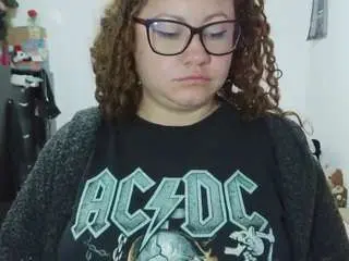 Curly-greeneyed  live sex cam