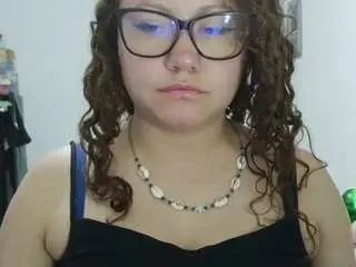 Curly-greeneyed  live sex cam
