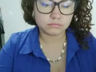 Curly-greeneyed  live sex cam