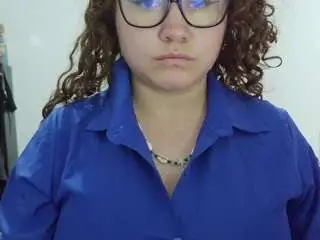 Curly-greeneyed  live sex cam