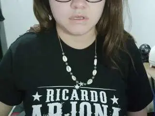 Curly-greeneyed  live sex cam