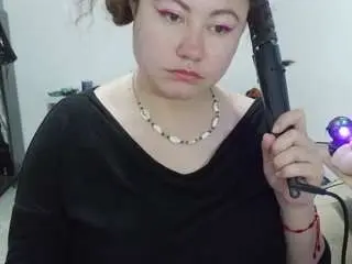 Curly-greeneyed  live sex cam