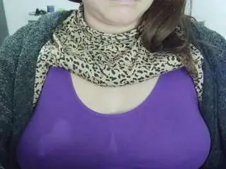 Curly-greeneyed  live sex cam