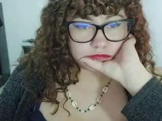 Curly-greeneyed  live sex cam