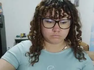 Curly-greeneyed  live sex cam