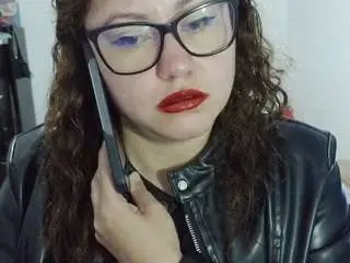 Curly-greeneyed  live sex cam