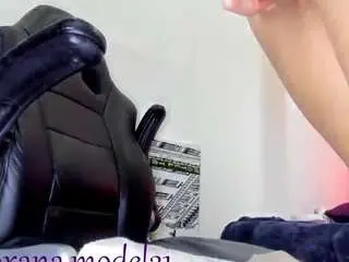 Crystal-brubano  live sex cam