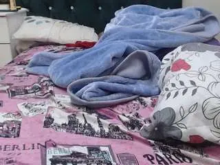 Curveychocclitx5  live sex cam