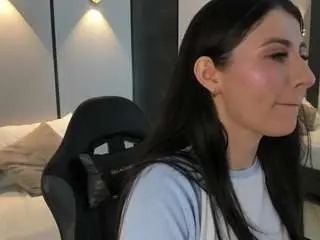 Mia-collins96  live sex cam