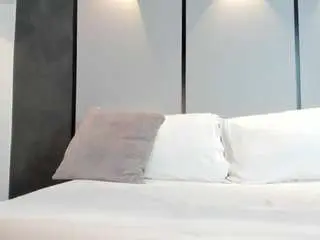 Mia-collins96  live sex cam