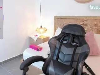 Mia-collins96  live sex cam