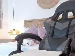 Mia-collins96  live sex cam
