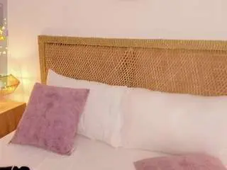Mia-collins96  live sex cam