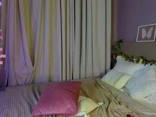 Rina-panic  live sex cam