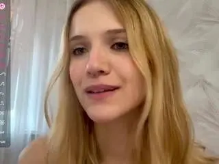 Suzettedillon  live sex cam