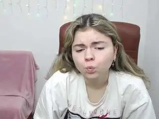 Tinaredly  live sex cam