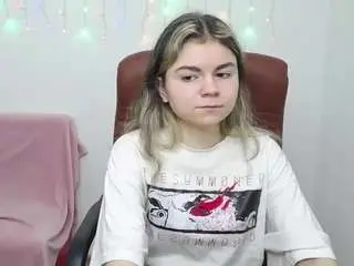Tinaredly  live sex cam