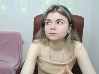 Tinaredly  live sex cam