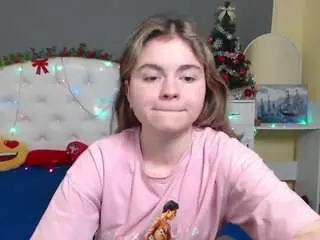 Tinaredly  live sex cam