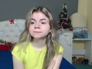 Tinaredly  live sex cam