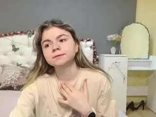 Tinaredly  live sex cam