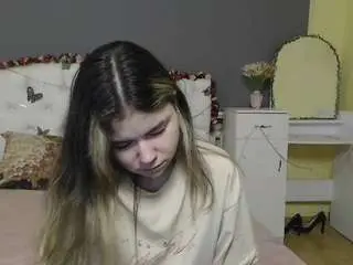 Tinaredly  live sex cam