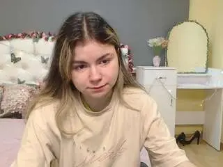 Tinaredly  live sex cam