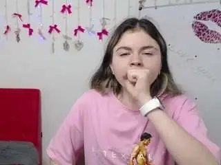 Tinaredly  live sex cam